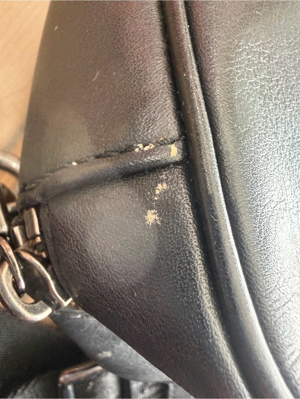 Marc Jacobs Black Leather Logo crossbody Bag - Picture 9 of 11